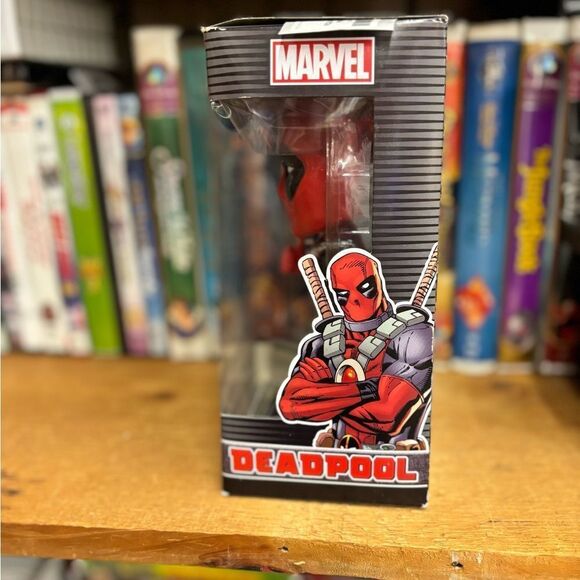 Marvel Deadpool Bobble Head Wacky Wobbler in Box - Picture 7 of 7